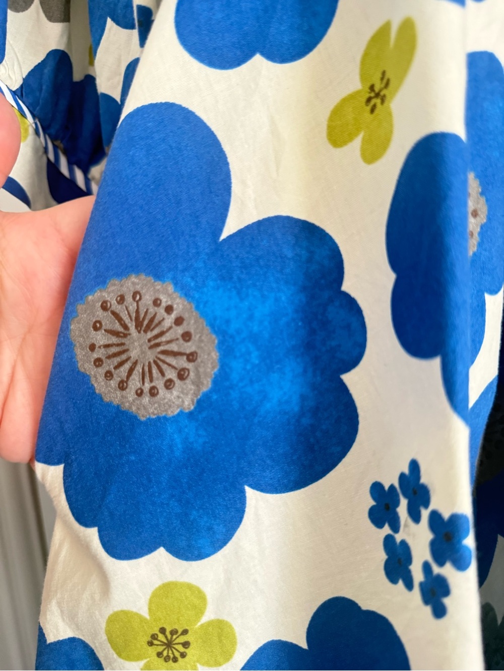 entro Cream and Blue Floral Tie Front Dress with Balloon Sleeves - Picture 5 of 8